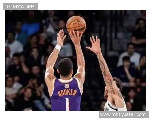 太阳新赛季首发阵容揭晓布克领衔格雷森阿伦与狄龙强势加盟